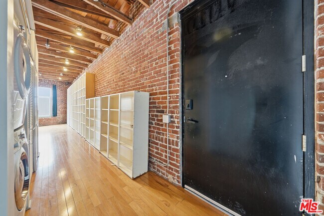 Building Photo - 500 Molino St