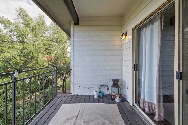 Building Photo - 6000-9 Shepherd Mountain Cove