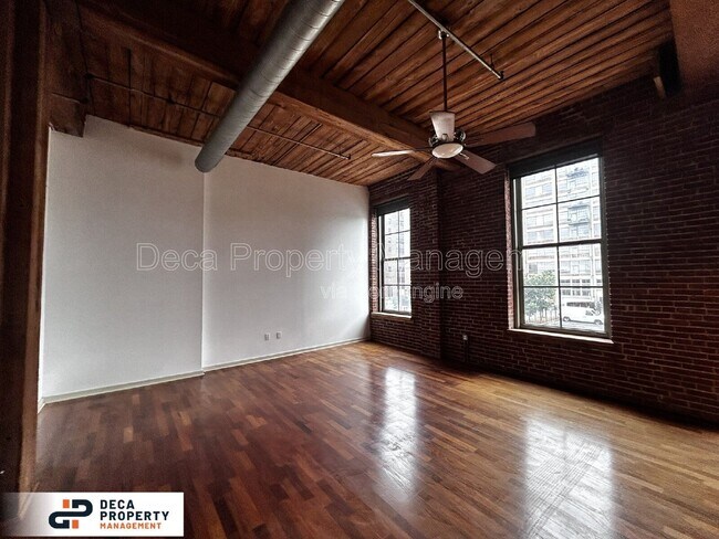 Building Photo - 721 N 17th St