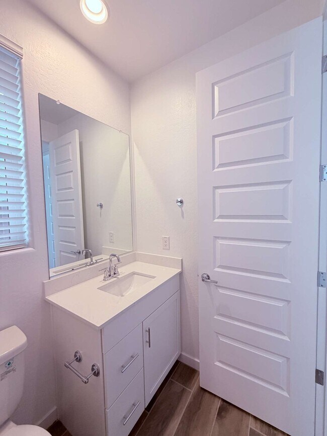 Building Photo - 8307 E Peterson Ave