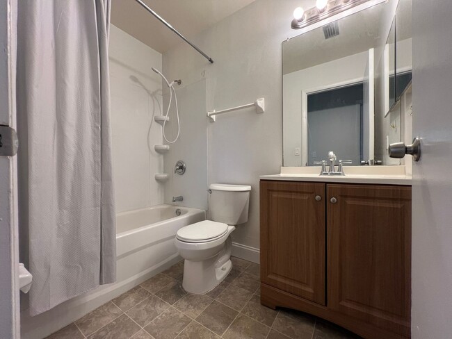 Building Photo - Sebastian Single Family home