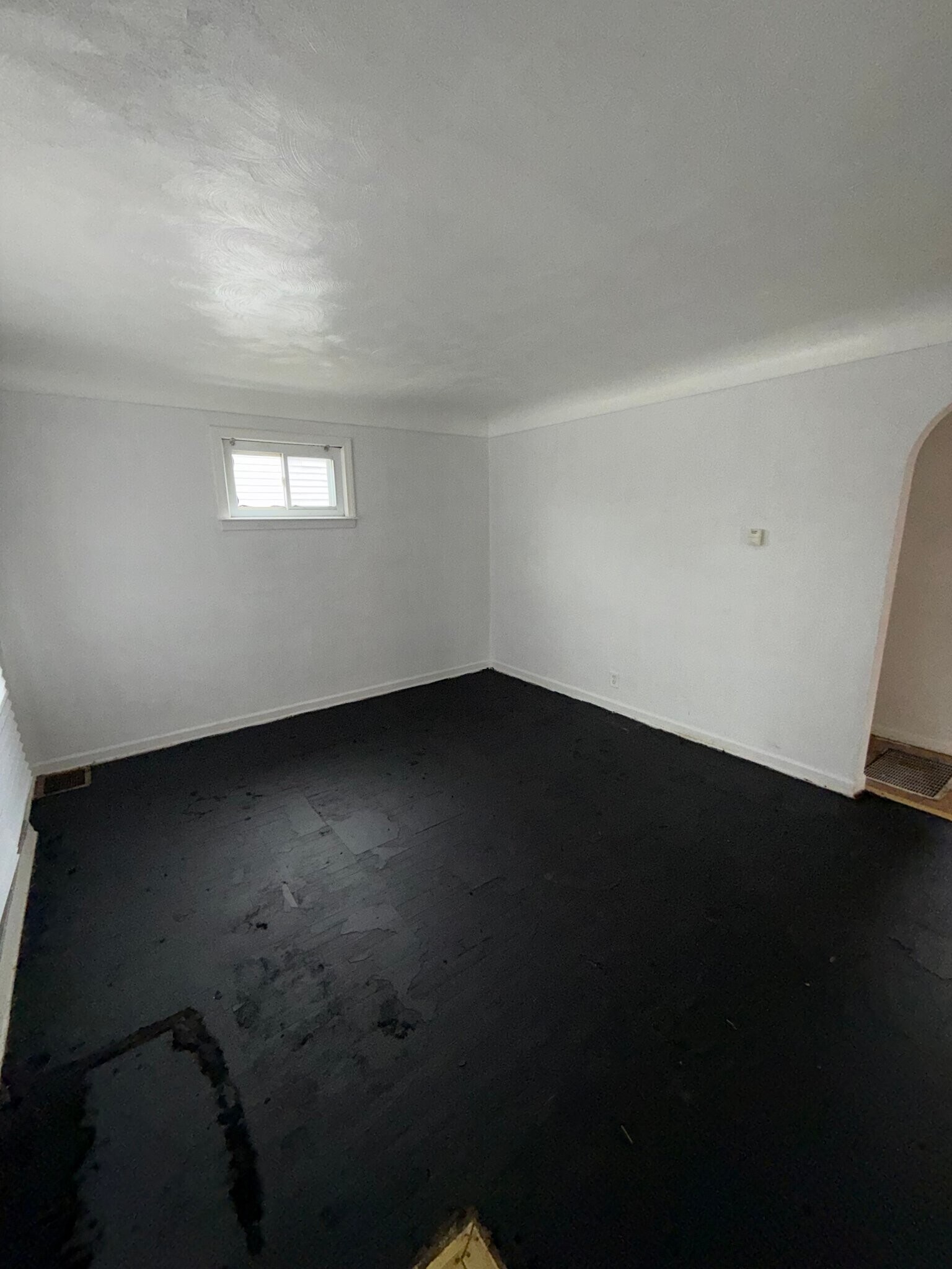 Building Photo - 246 E York Ave