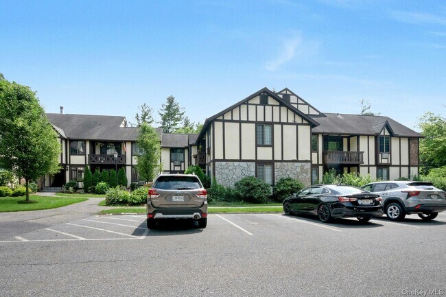 Building Photo - 8 Foxwood Dr