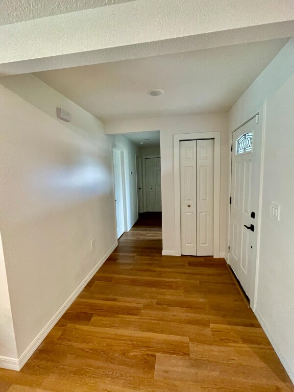 Building Photo - 405 St Johns Ln