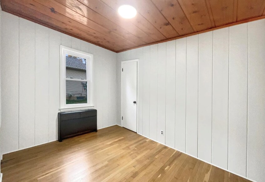 Building Photo - 6441 Crest Dr