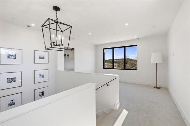 Building Photo - 5805 Twin Peaks Trce