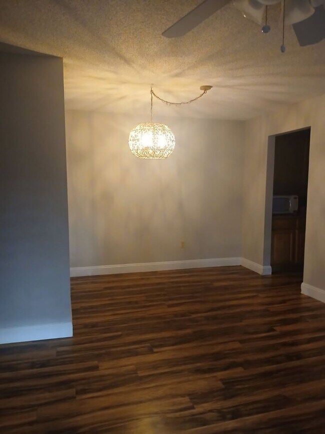 Building Photo - 3506 Sable Palm Ln