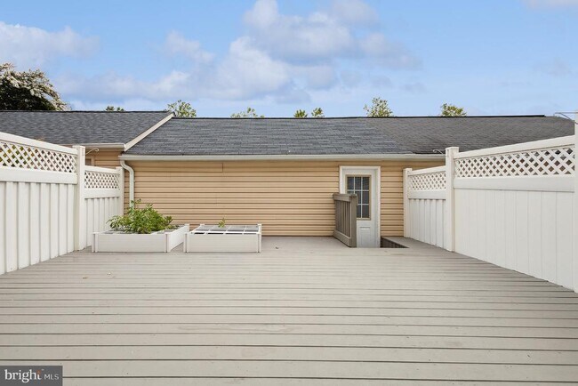 Building Photo - 42753 Stadler Ln