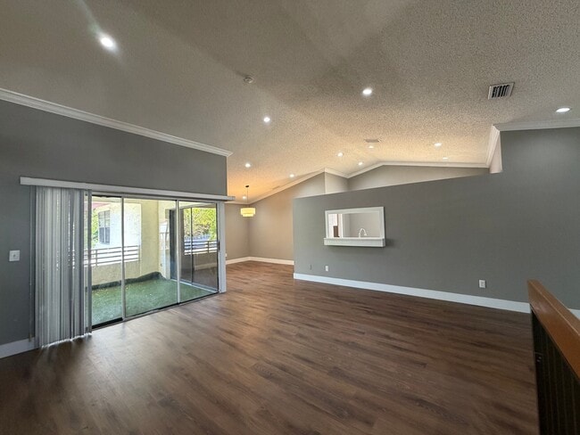 Building Photo - 323 Ives Dairy Rd