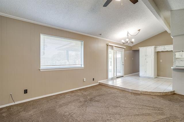 Building Photo - 1060 S Burleson Blvd