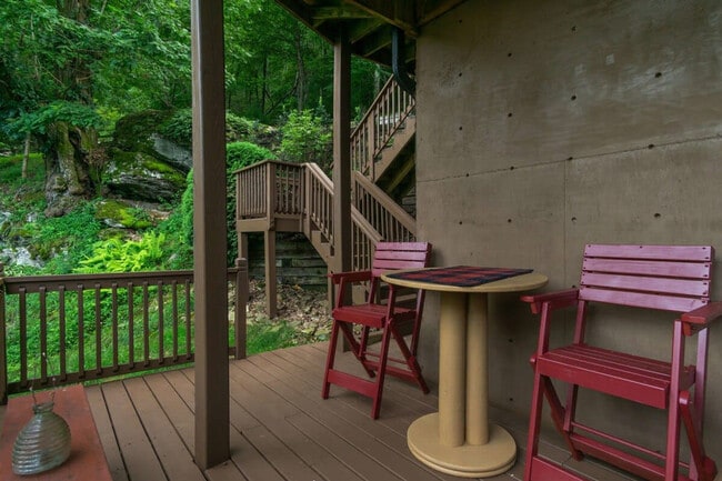 Building Photo - 141 Yellow Locust Dr