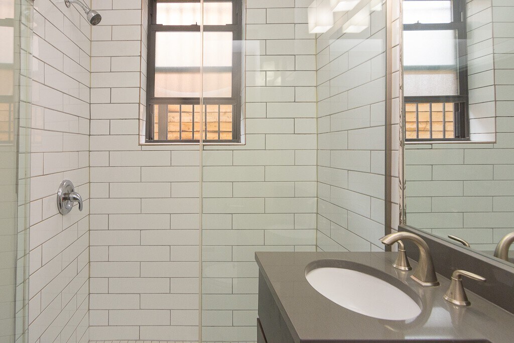 Building Photo - 2402 N Kedzie