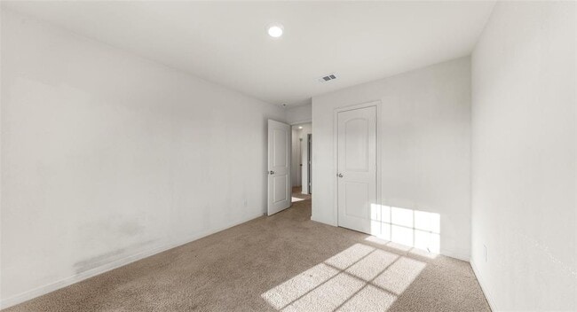 Building Photo - 18524 Speculator Ln