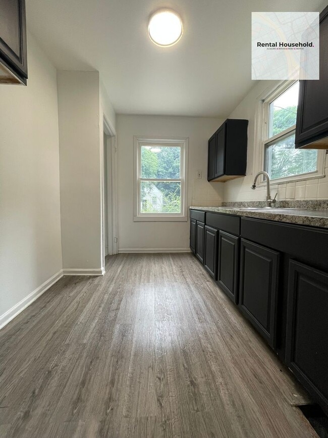 Building Photo - Recently Updated 3 Bedroom Single Family Home-Move-In Ready!!!