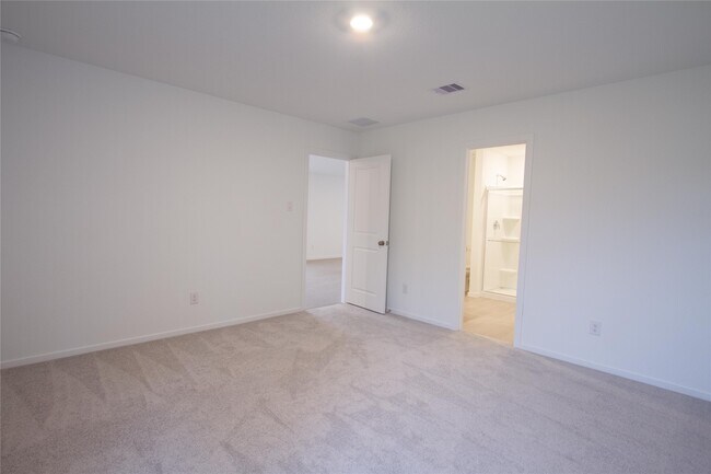 Building Photo - 1551 Sunset Ridge Dr