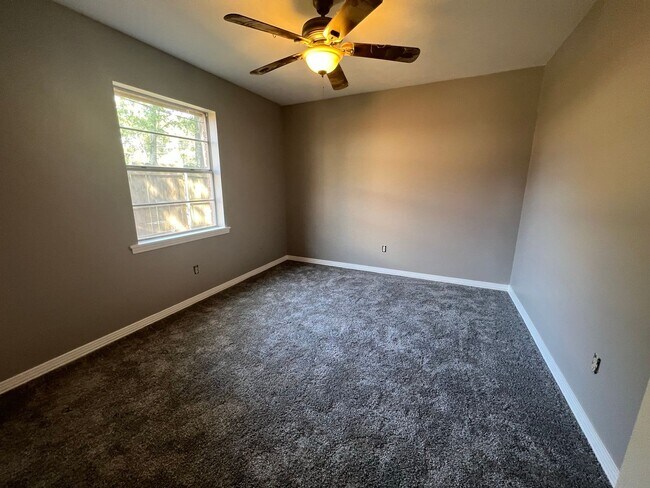 Building Photo - Remodeled 4 Bedroom home