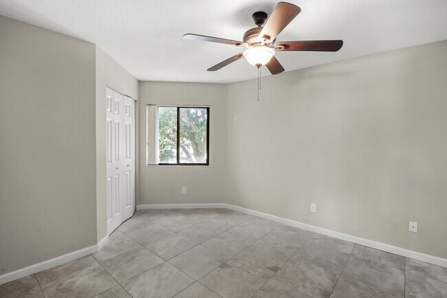 Building Photo - 2625 Heathcote Dr