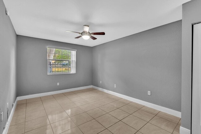 Building Photo - 2890 N Oakland Forest Dr