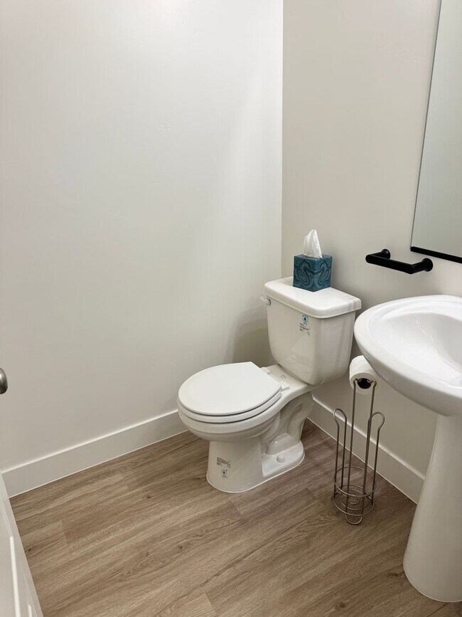 Building Photo - Beautiful 3 bed 2.5 bath Home!