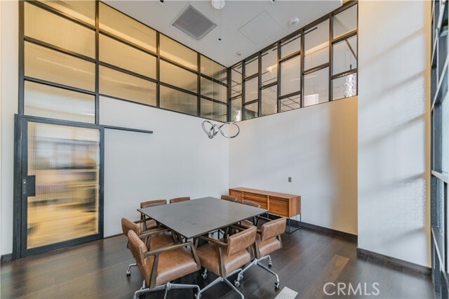 Building Photo - 400 S Broadway