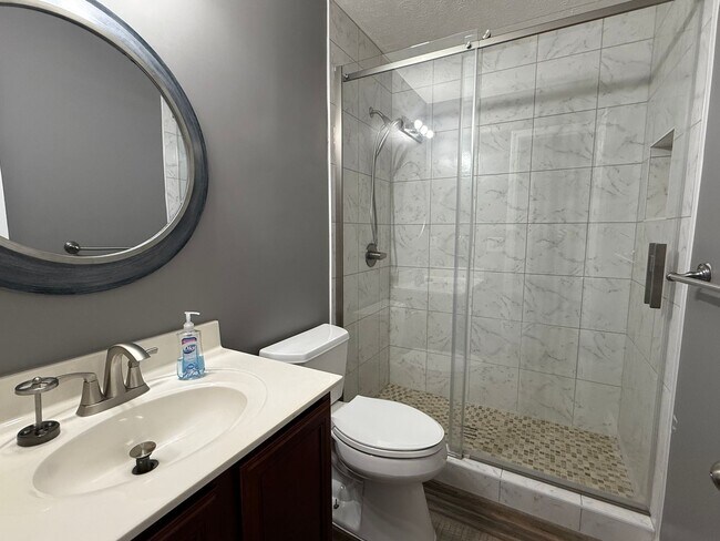 Building Photo - 3BR/2.5BA Townhome in Prime Location