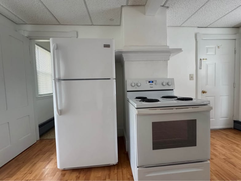 Building Photo - 73 High St