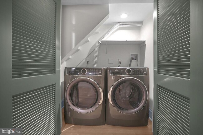 Building Photo - 837 Decatur St NW