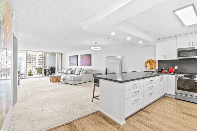 Building Photo - RARELY AVAILABLE, HIGH-FLOOR, "DIRECT OCEA...