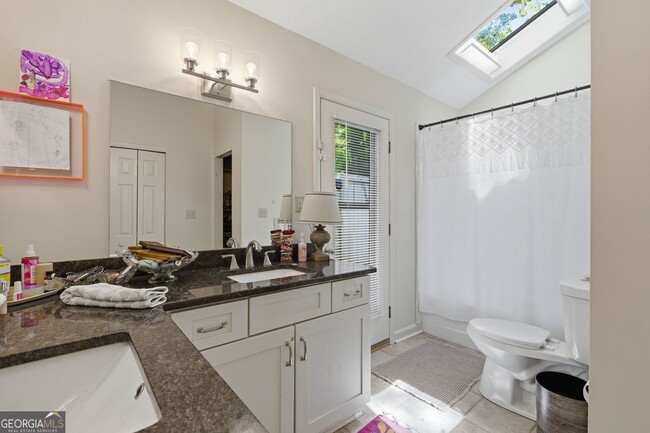 Building Photo - 505 Summerhill Pl