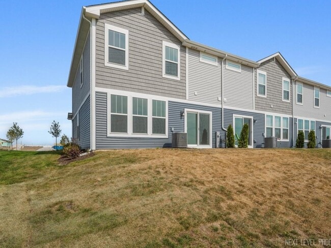 Building Photo - 25715 W Yorkshire Dr