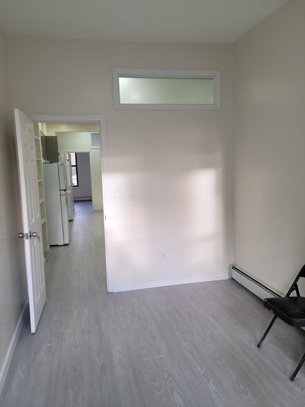 Building Photo - 781 Seneca Ave