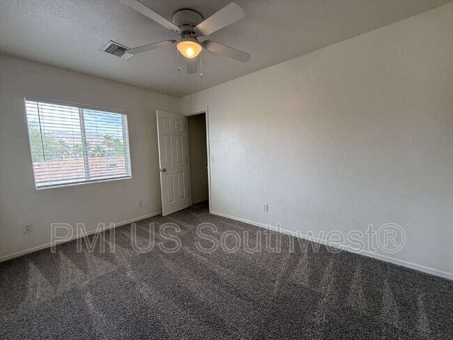 Building Photo - 384 Anna Cir