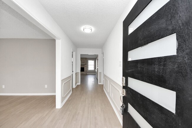 Building Photo - 6222 Vickijohn Dr