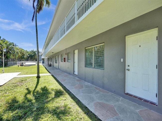 Building Photo - 1515 S 14th Ave