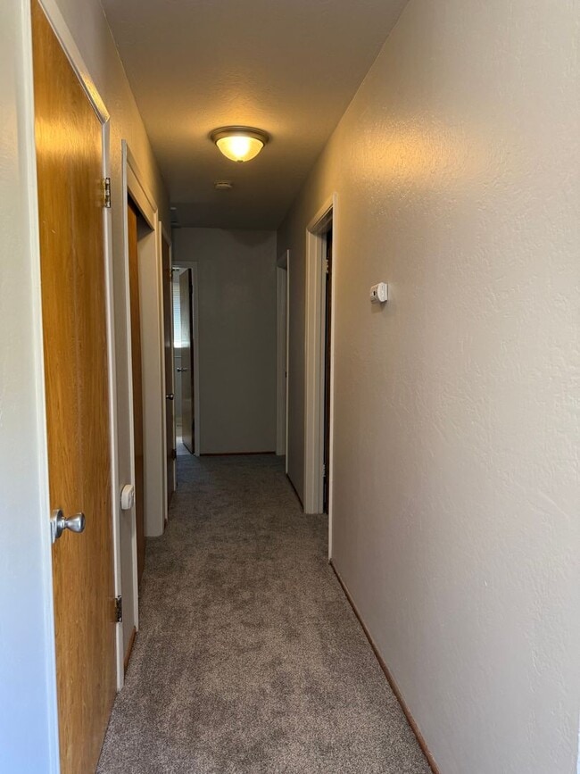Building Photo - Spacious Waverly Park Home - Open House Fr...