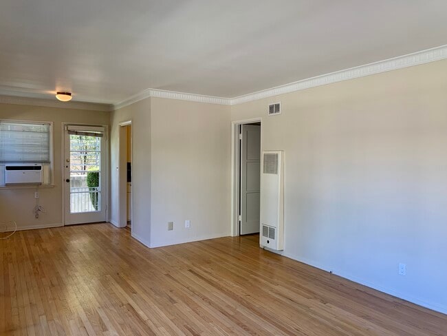 Building Photo - 10630 Holman Ave