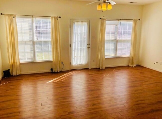 Building Photo - 1107 Magnolia Pointe Blvd