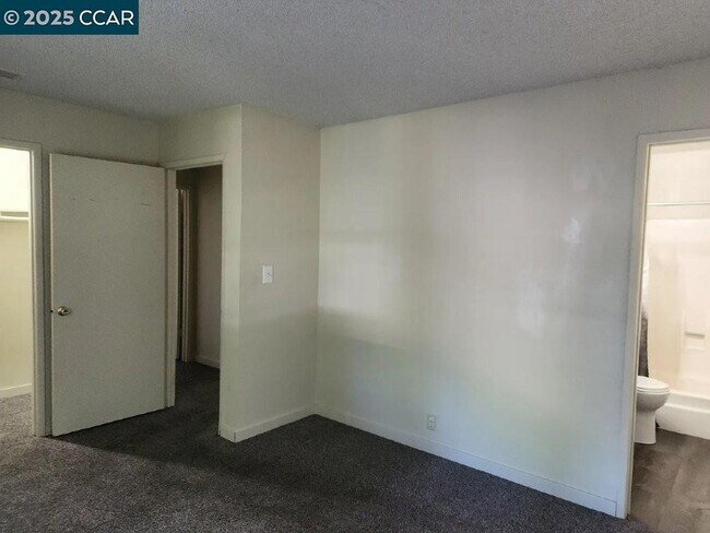 Building Photo - 4260 Clayton Rd