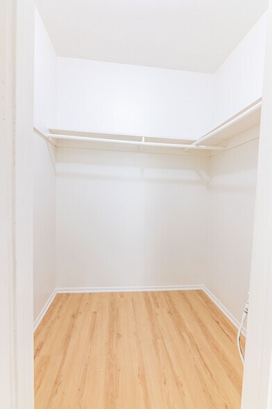 Building Photo - 669 Levering Ave