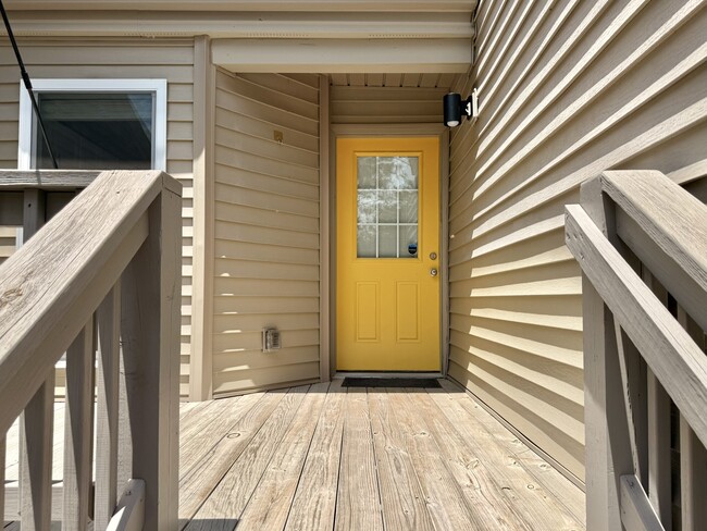 Building Photo - 7162 Windward Dr