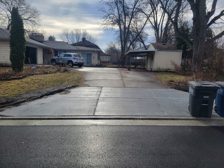 Building Photo - 2123 Eileen Rd