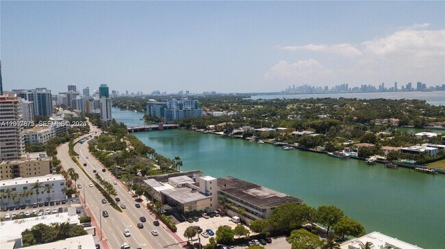 Building Photo - 6515 Collins Ave