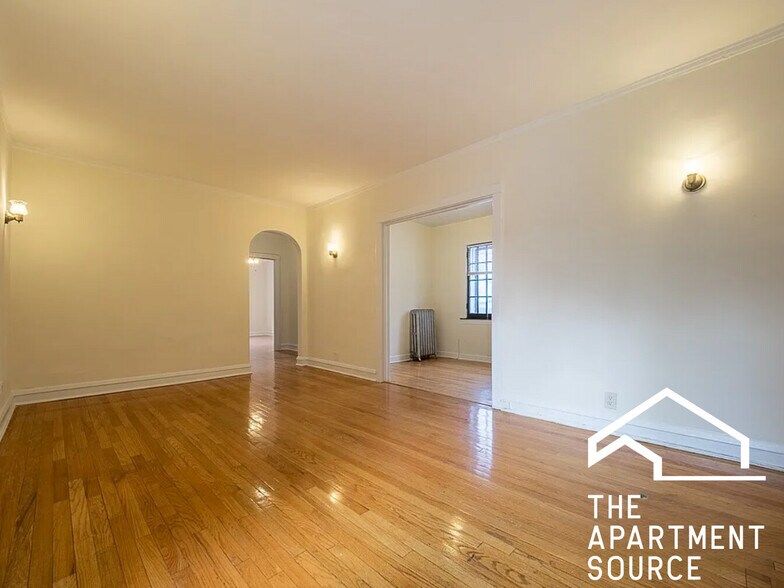 Building Photo - 4903 N Hoyne Ave