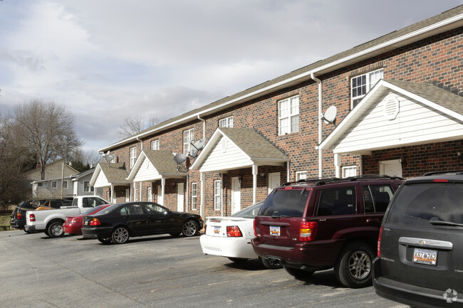 Building Photo - Maple Creek Townhomes