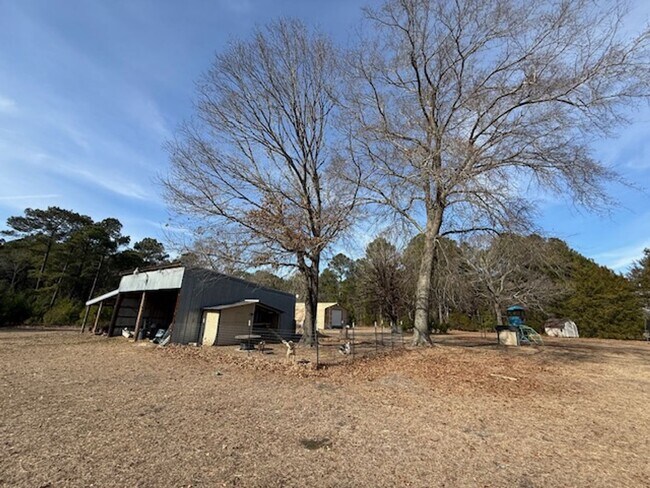 Building Photo - $500 OFF move in SPECIAL!  Room to Roam