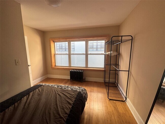 Building Photo - 198 Court St