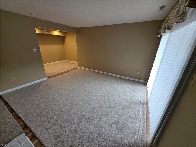 Building Photo - 4003 Governors Square