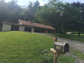 Building Photo - 331 Green Briar Rd