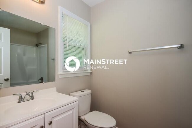 Building Photo - 3 Bedroom Pet-Friendly Home in Gastonia, NC with Main Street Renewal