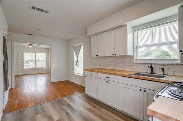 Building Photo - 6521 Six J Ct